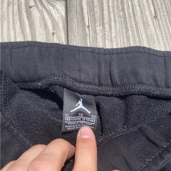 Kids XL - Men’s XS Jordan Sweatpants - Picture 3 of 4
